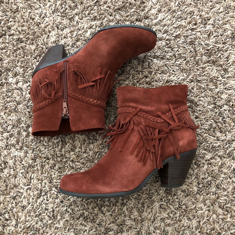 Rust/brown Gianni Bini Booties